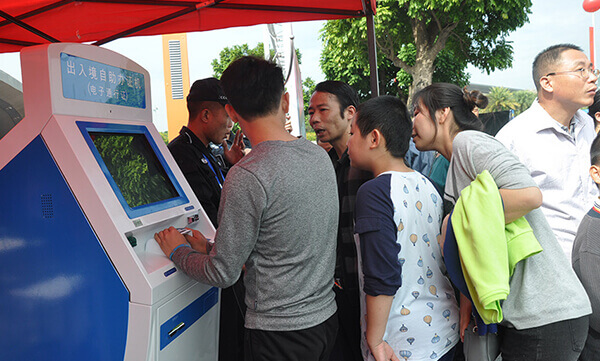 深圳警營開放日50余萬市民圍觀，華視電子助陣